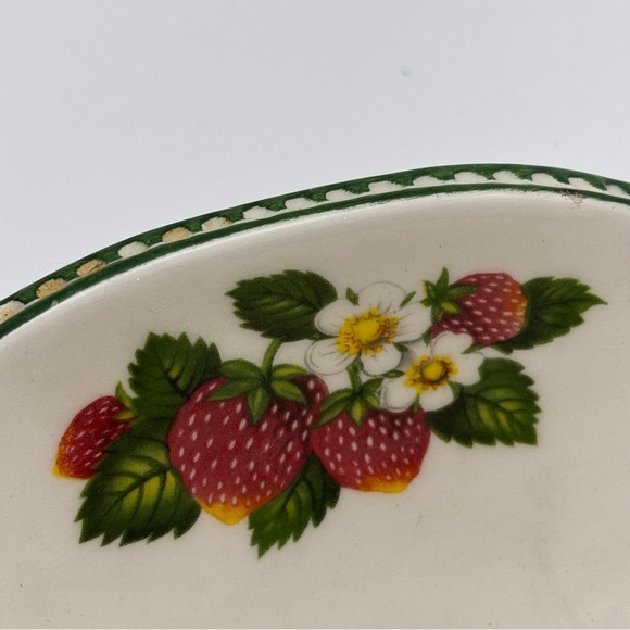 Vintage McCoy Strawberries ceramic hors d'oeuvres serving bowl, gold tone handle - Picture 8 of 9